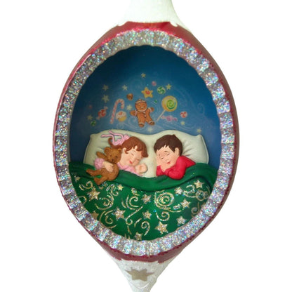 2005 Illuminations Sugarplum Dreams Hallmark Ornament (Illuminations) QLM7922