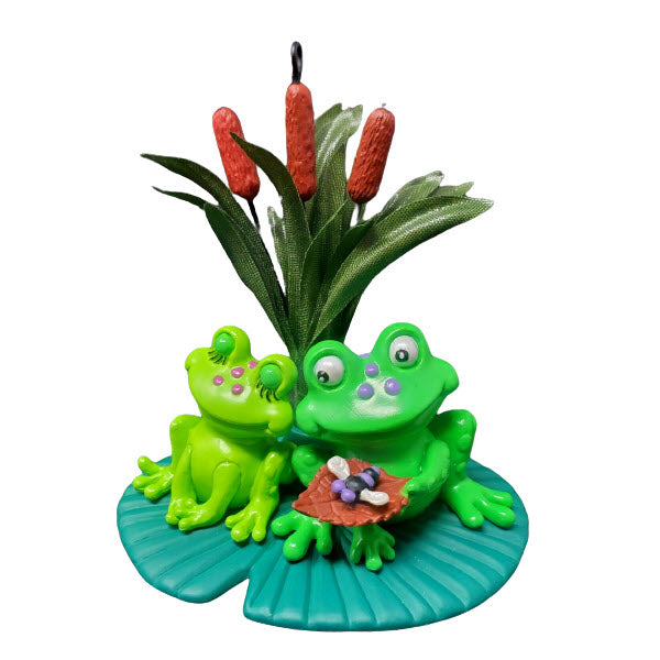 2005 Leap of Love Hallmark Ornament (Frog) QXG4395