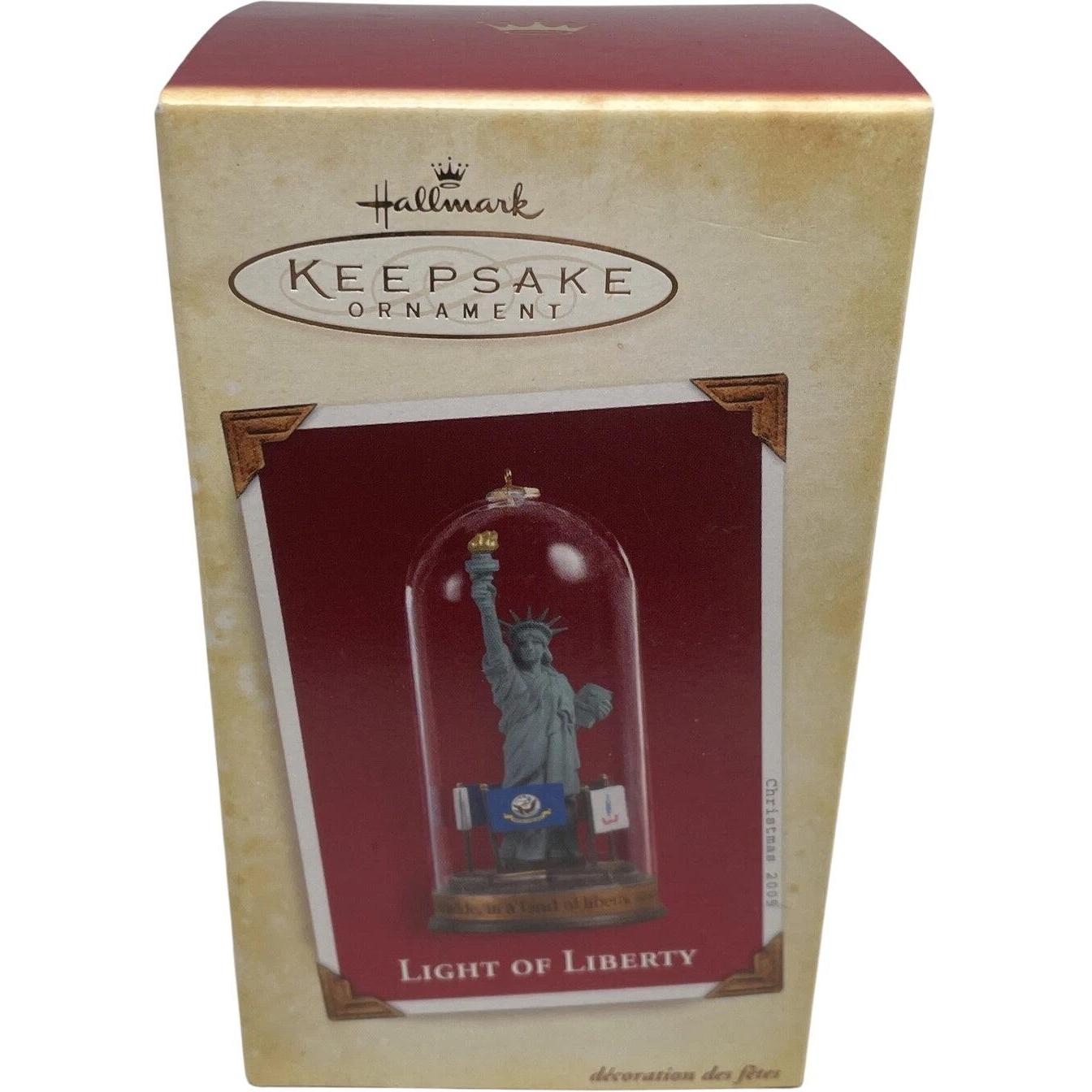2005 Light of Liberty Hallmark Ornament (New York) QXG4332