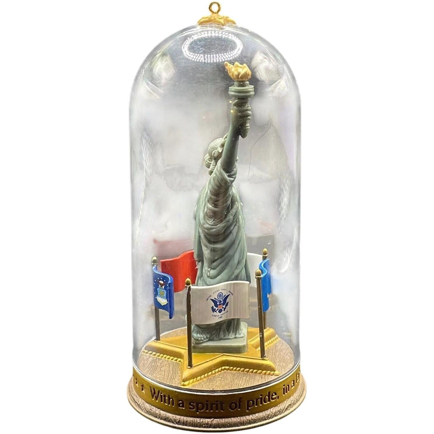 2005 Light of Liberty Hallmark Ornament (New York) QXG4332