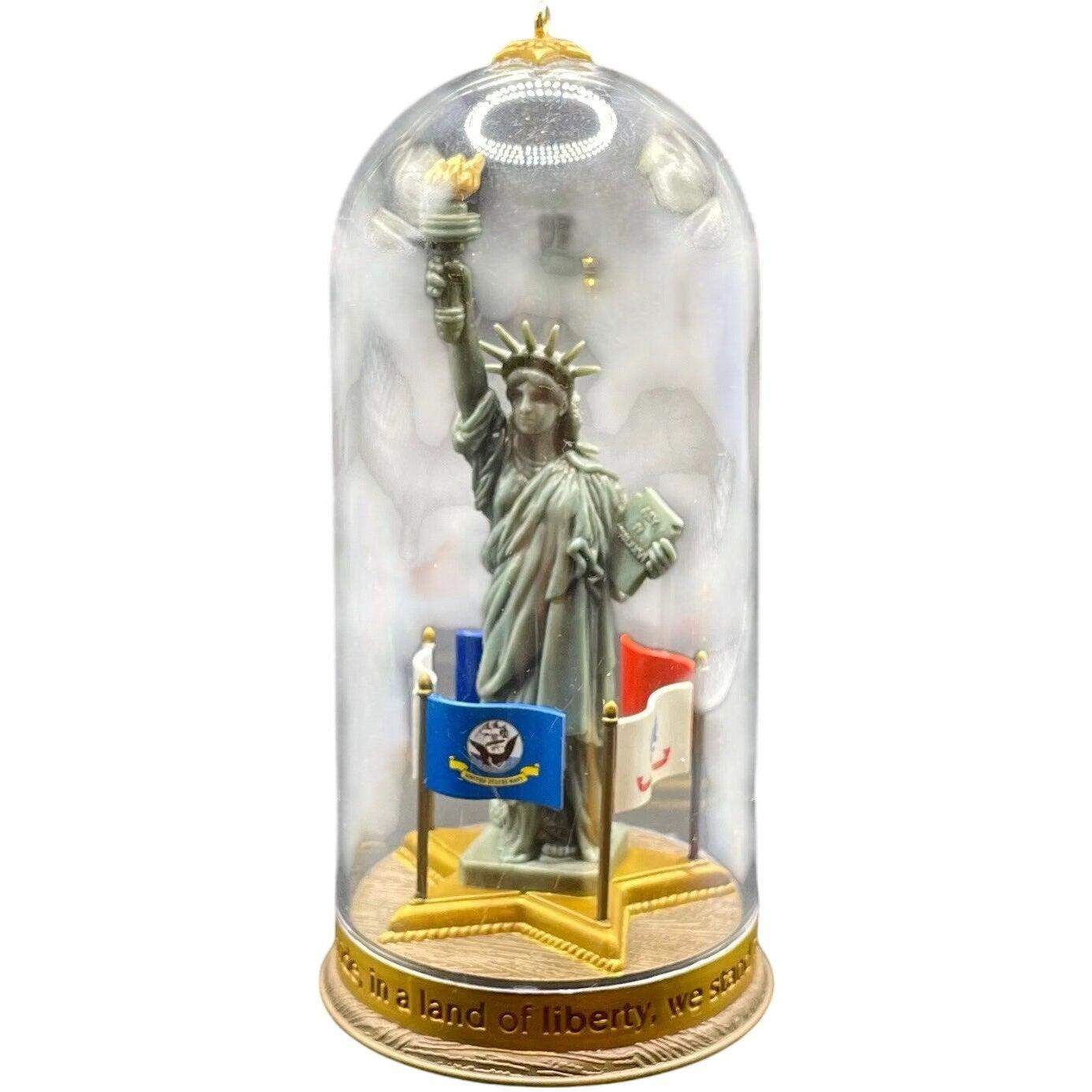 2005 Light of Liberty Hallmark Ornament (New York) QXG4332