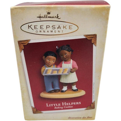 2005 Little Helpers Hallmark Ornament (Family) QXG4445
