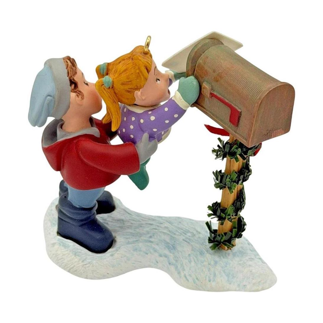 2005 Little Helpers - Mailing a Litter to Santa Hallmark Ornament (Children) QXG4435 Image3