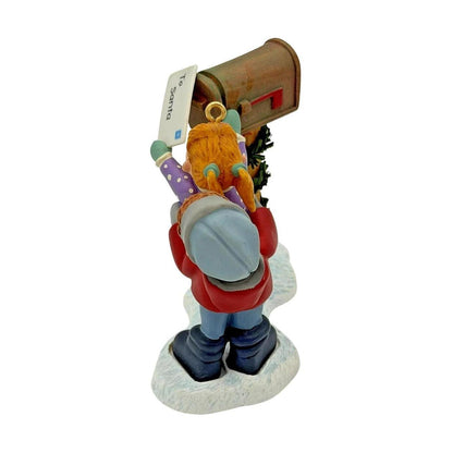 2005 Little Helpers - Mailing a Litter to Santa Hallmark Ornament (Children) QXG4435 Image4