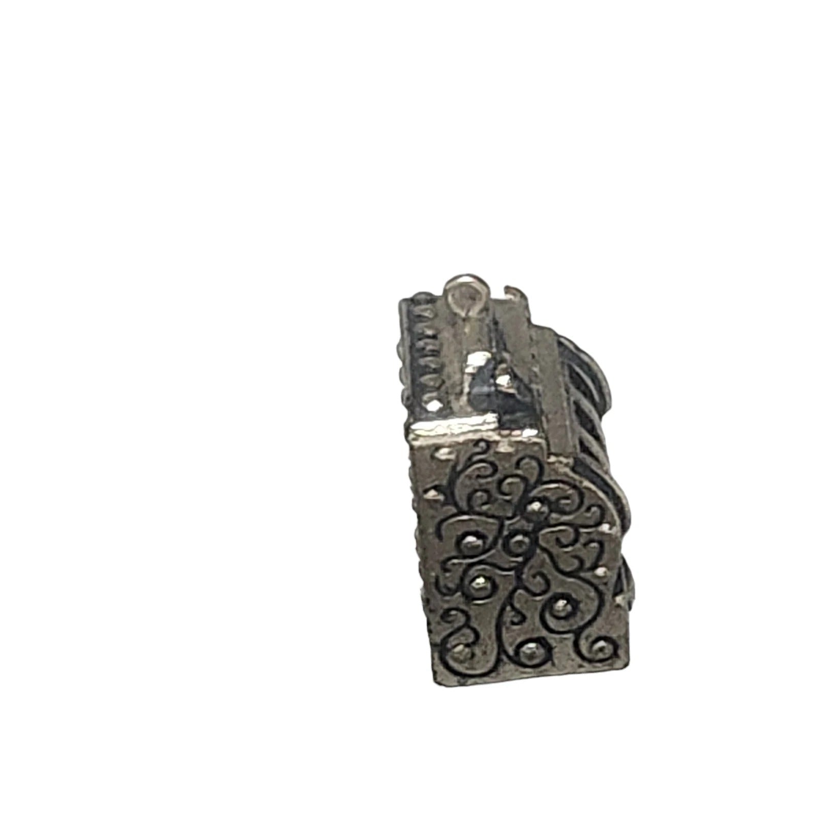 2005 Lucky Slot Machine Hallmark Ornament (Casino) QXM8135