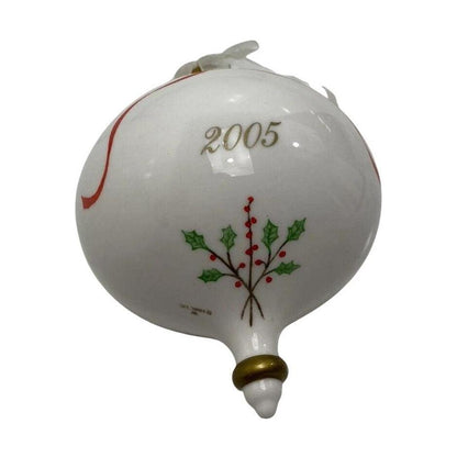 2005 Mother and Daughter Hallmark Ornament (Photo Holder) QXG4745 Image3