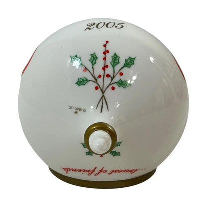 2005 Mother and Daughter Hallmark Ornament (Photo Holder) QXG4745 Image4