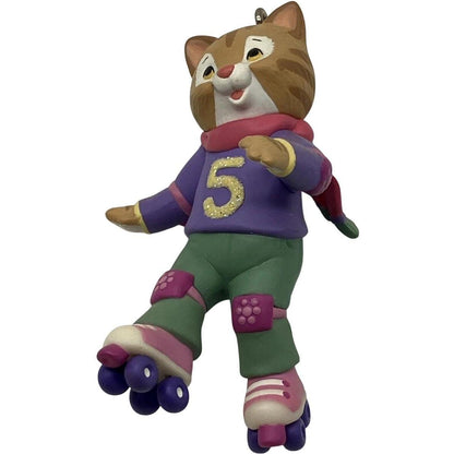 2005 My Fifth Christmas Hallmark Ornament (Child's Age Collection) QXG4585