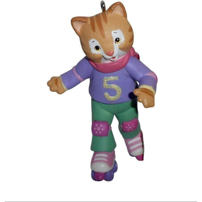 2005 My Fifth Christmas Hallmark Ornament (Child's Age Collection) QXG4585