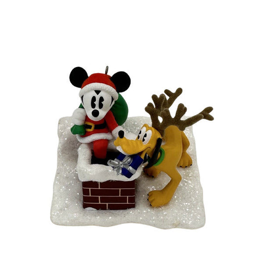 2005 Santa's Helpers (Mickey and Pluto)