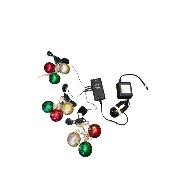 2005 Snowflake Snowballs Hallmark Ornament (Illuminations) QLX7975