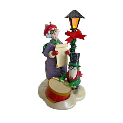 2005 The Crabby Caroler Hallmark Ornament (Maxine) QLX7592