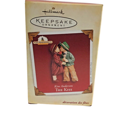 2005 The Kiss Hallmark Ornament (Kim Anderson) QXG4412