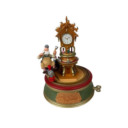 2005 The Merry Old Toymaker Hallmark Ornament (Toymaker) QFM4301