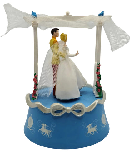2005 Wedding Day Dance Hallmark Ornament (Cinderella) QXD4245