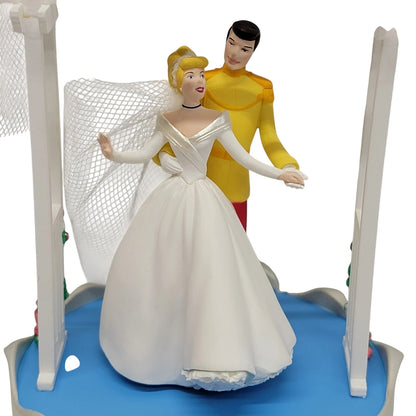 2005 Wedding Day Dance Hallmark Ornament (Cinderella) QXD4245