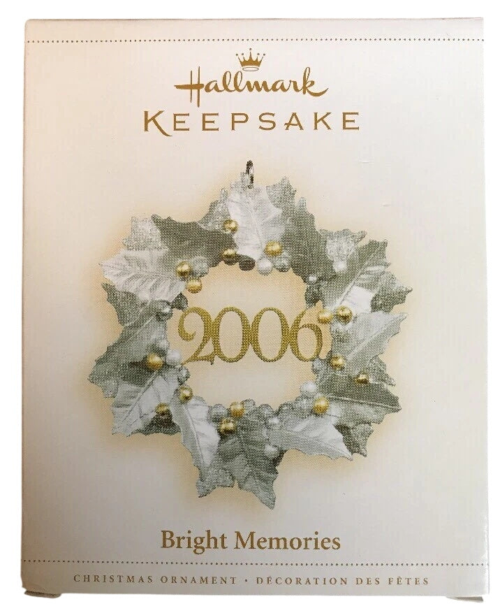 2006 Bright Hallmark Ornament (Wreath) QXG3083