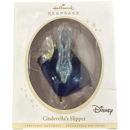 2006 Cinderella's Slipper Hallmark Ornament (Disney) QMP4017