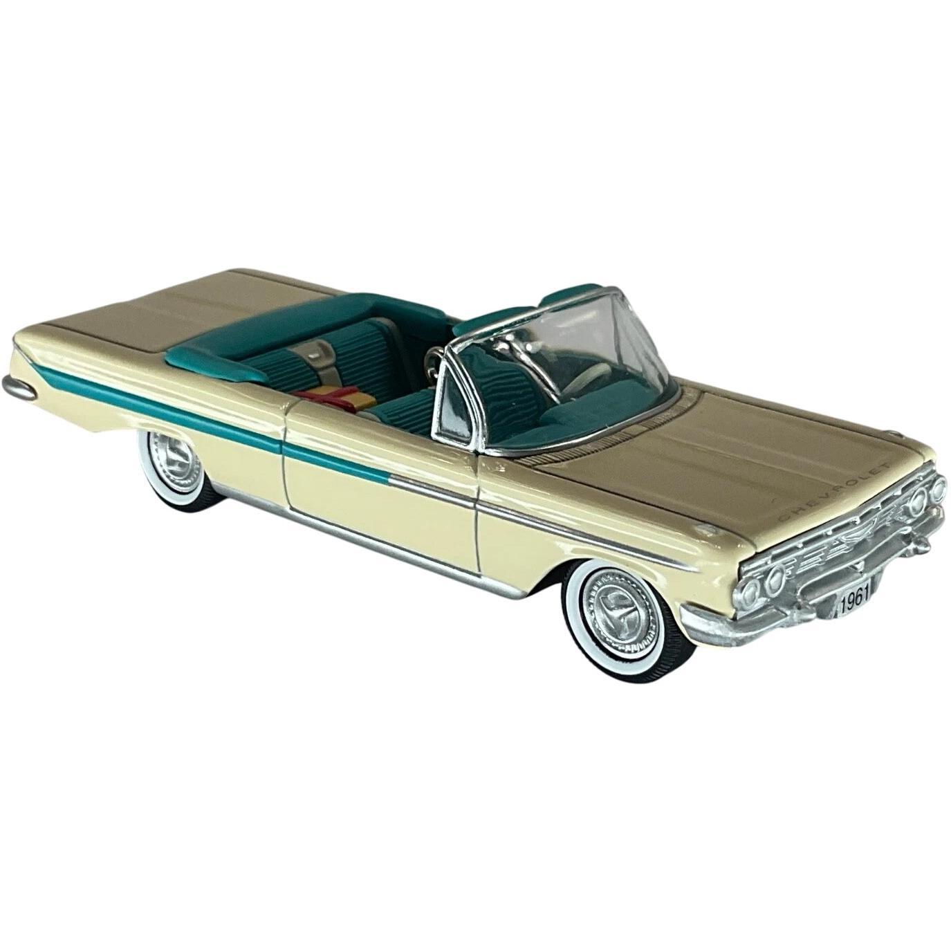 2006 Hallmark Ornament (1961) Chevrolet Impala Hallmark Ornament (Classic American Cars) QX2356