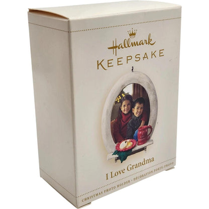 2006 I Love Grandma Hallmark Ornament (Photo Holder) QXG3193