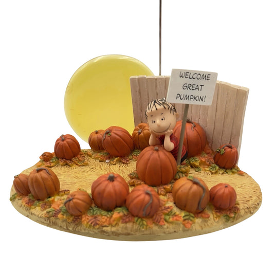 2006 Linus and the Great Pumpkin Patch Hallmark Ornament (Peanuts) QFO6076