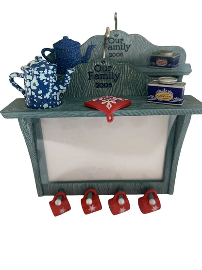 2006 Our Family Hallmark Ornament (Photo Holder) QXG2943