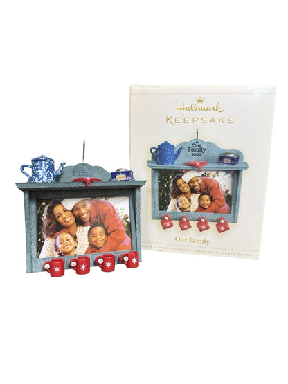 2006 Our Family Hallmark Ornament (Photo Holder) QXG2943
