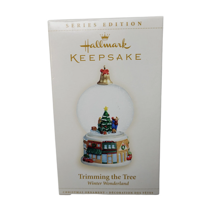 2006 Trimming the Tree Hallmark Ornament (Winter Wonderland) QX2553