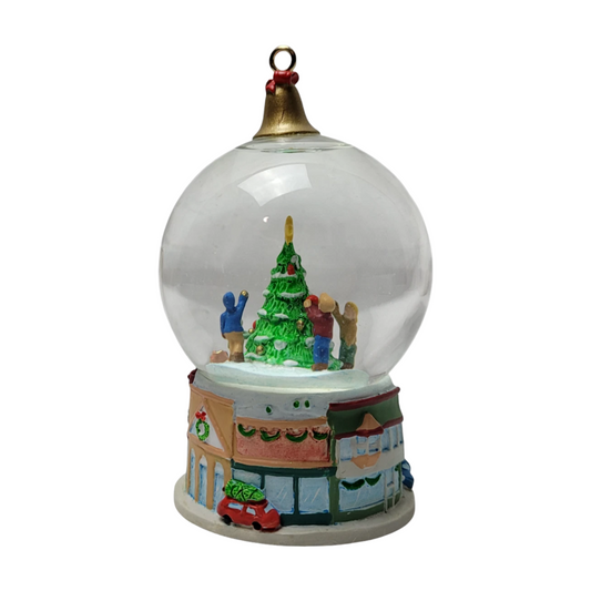 2006 Trimming the Tree Hallmark Ornament (Winter Wonderland) QX2553