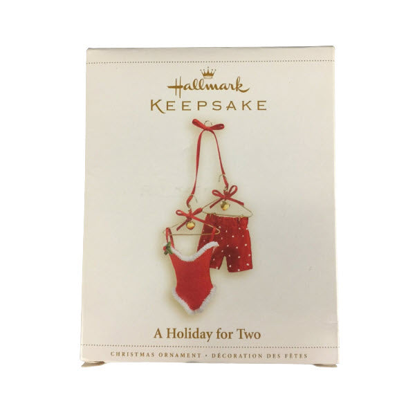 2006 A Holiday for Two Hallmark Ornament (A Holiday for Two) QXG3016