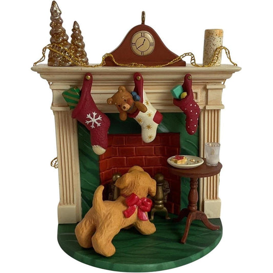 2006 A Puppy for Christmas! Hallmark Ornament (Fireplace) QXG2806