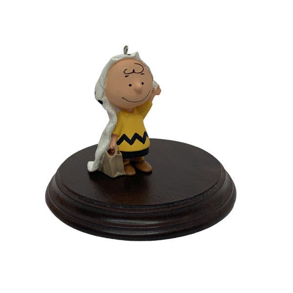 2006 Charlie Brown Hallmark Ornament (It's the Great Pumpkin, Charlie Brown) QFO6066