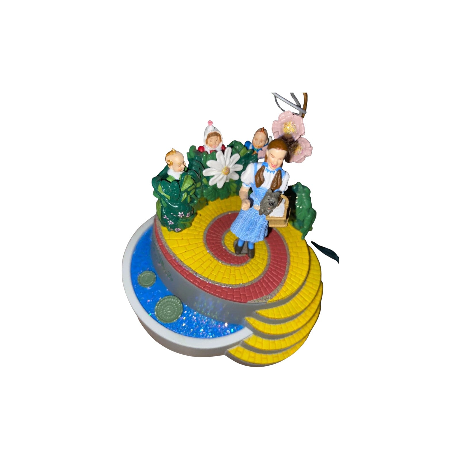 2006 Dorothy and the Munchkins Hallmark Ornament (The Wizard of Oz) QXI6106 Image5