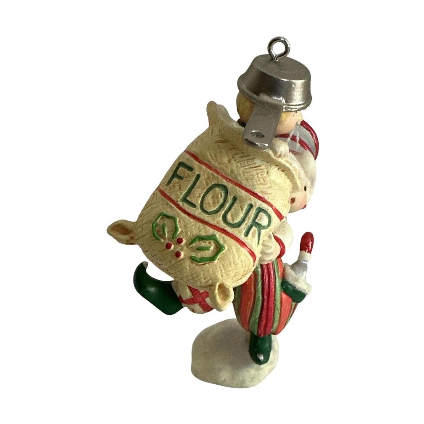 2006 Dusty & Smidgen Hallmark Ornament (The Merry Bakers) QPI1746 Image3