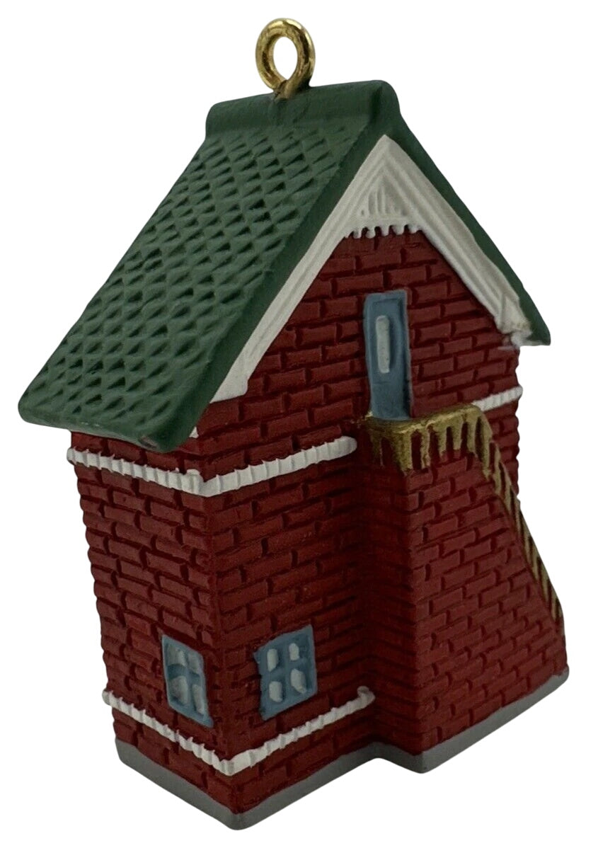 2006 Firehouse No. 2006 Hallmark Ornament (Miniature Fire Brigade) QXM3096 Image5