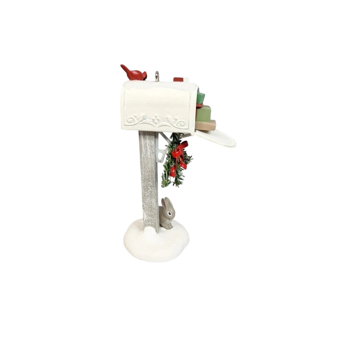 2006 Holiday Mail Hallmark Ornament (Mailbox) QXG2753 Image3