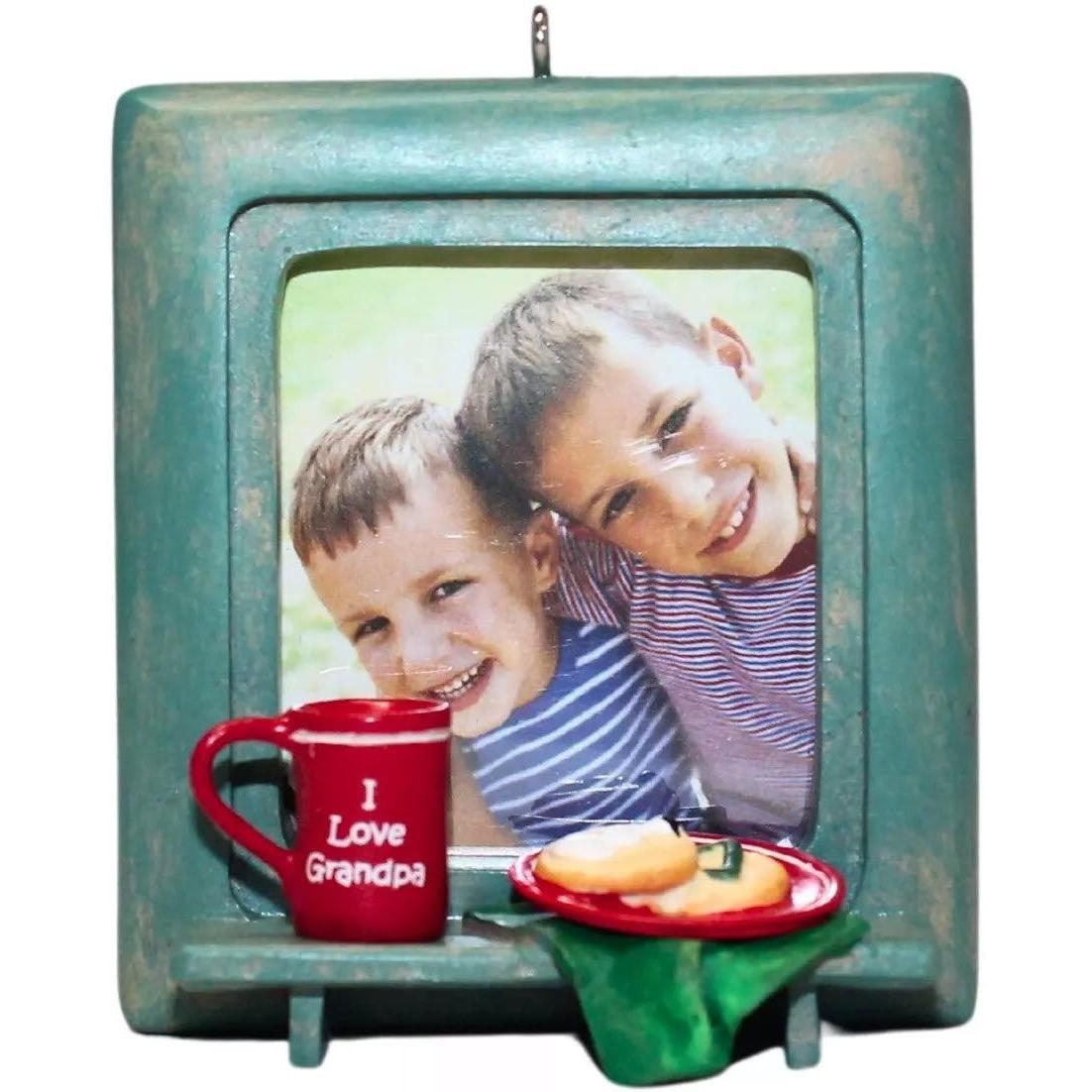 2006 I Love Grandpa Hallmark Ornament (Photo Holder) QXG3196