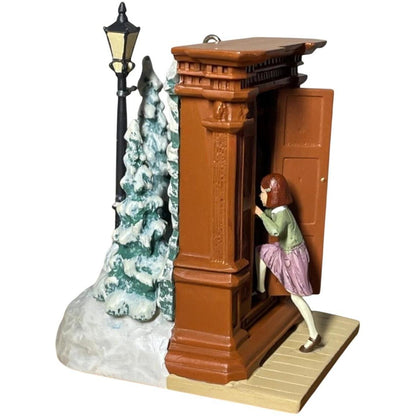 2006 Lucy and the Wardrobe Hallmark Ornament (Narnia) QXD8393