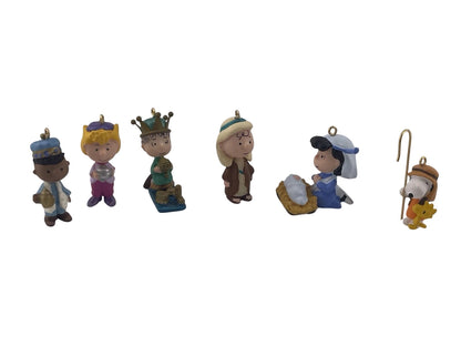2006 Peanuts Christmas Pageant Hallmark Ornament (Peanuts) QXM3146 Image4