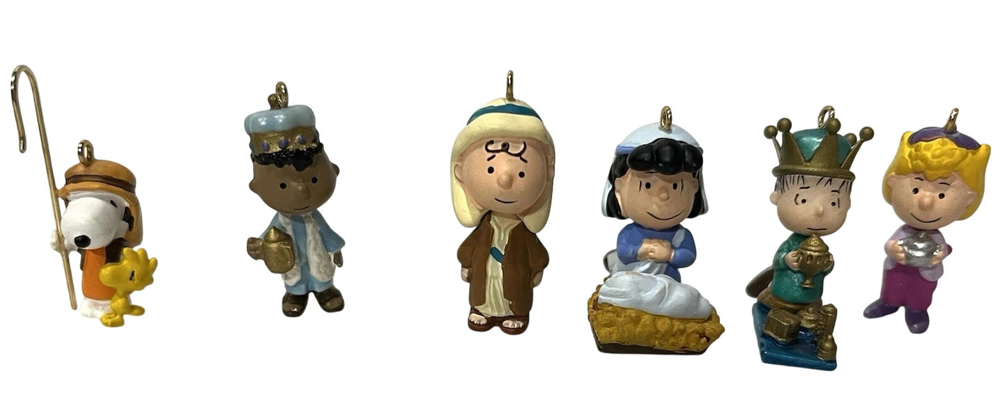 2006 Peanuts Christmas Pageant Hallmark Ornament (Peanuts) QXM3146 Image5