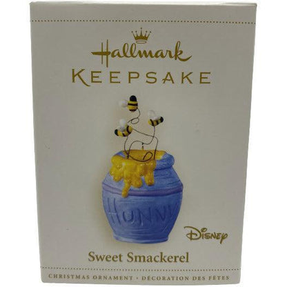 2006 Pooh's Hunny Pot Hallmark Ornament (Winnie the Pooh) WD3931