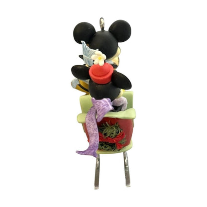 2006 Sleigh Ride Hallmark Ornament (Mickey, Minnie, and Pluto) QXD8313 Image3