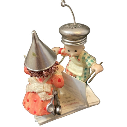 2006 Snicker & Doodle Hallmark Ornament (The Merry Bakers) QP1743
