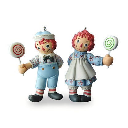 2006 Sweet Hallmark Ornament (Raggedy Ann & Andy) QXI6283