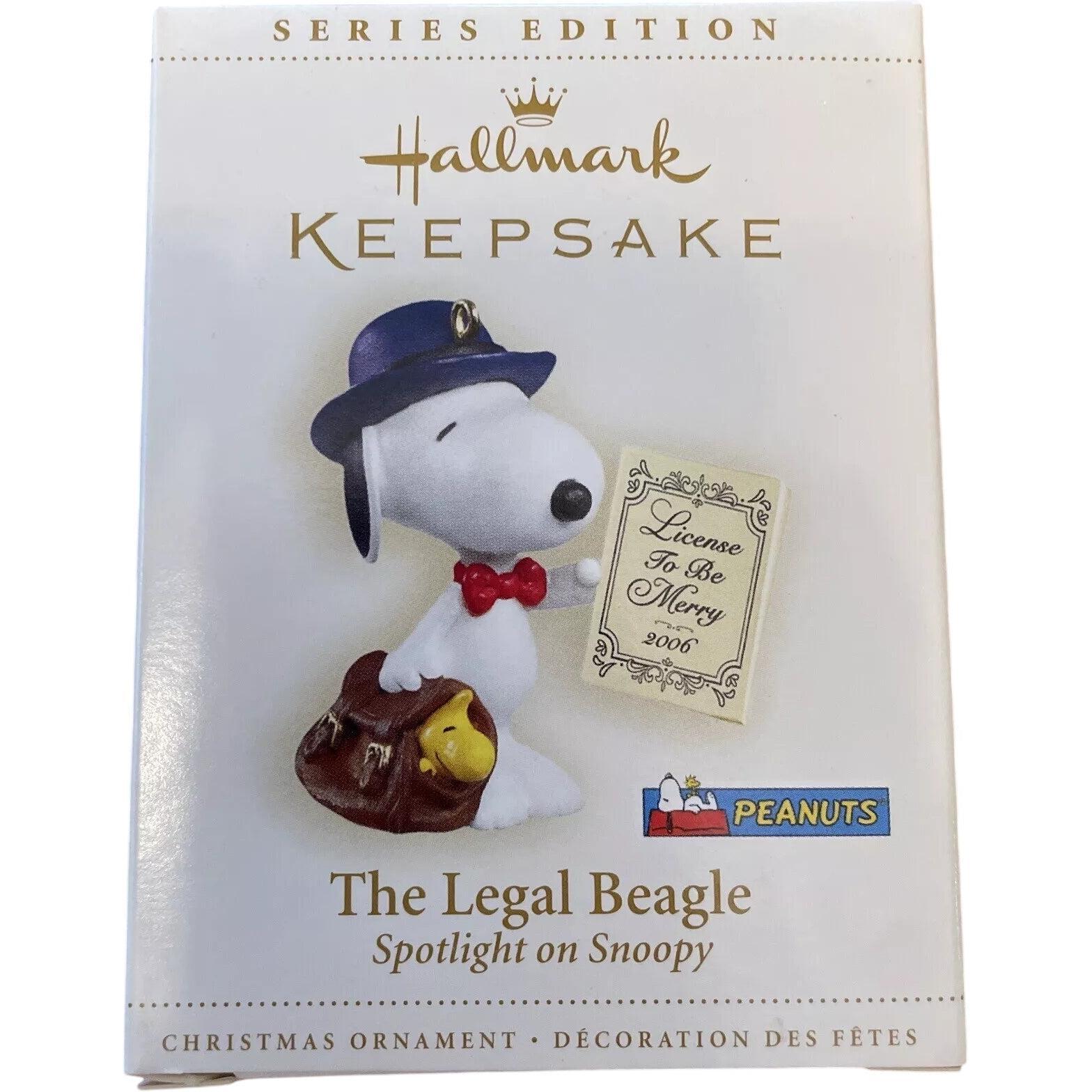 2006 The Legal Beagle Hallmark Ornament (Spotlight on Snoopy) QX2316