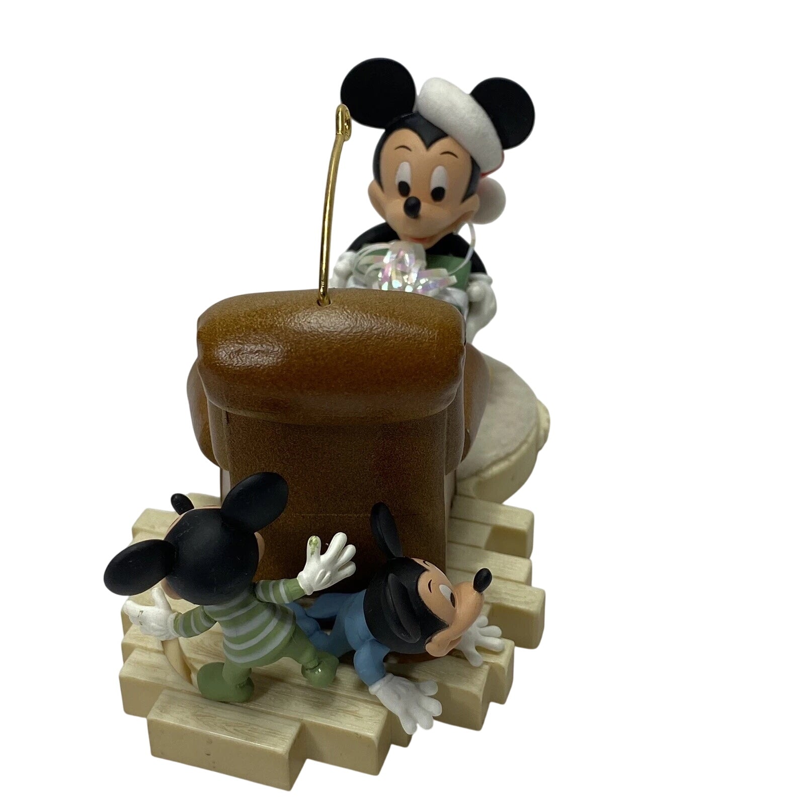 2007 Hide 'n' Peek Hallmark Ornament (Mickey Mouse & Friends) QXD4209