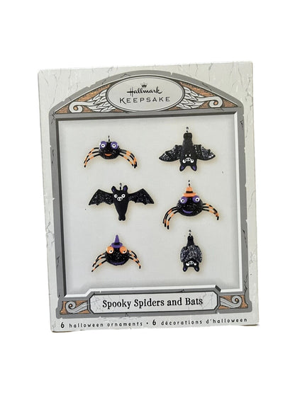 2007 Spooky Spiders and Bats Hallmark Ornament (Halloween) QFO6369