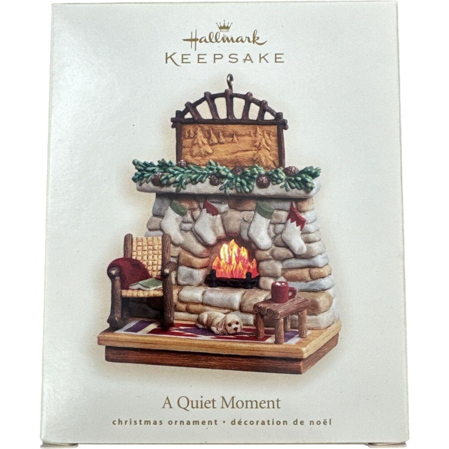 2007 A Quiet Moment Hallmark Ornament (Golden Retriever by Fireplace) QXG7099