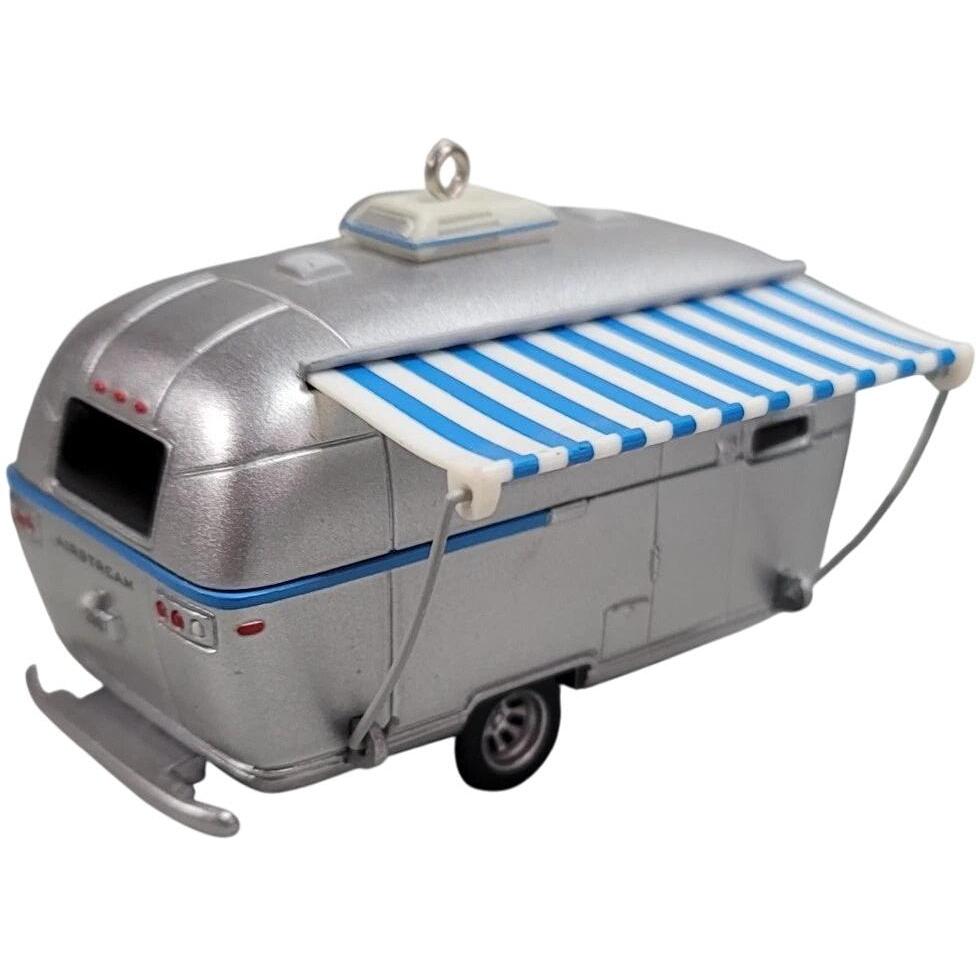 2007 Airstream Dreams Hallmark Ornament (Happy Camper) QXI2157