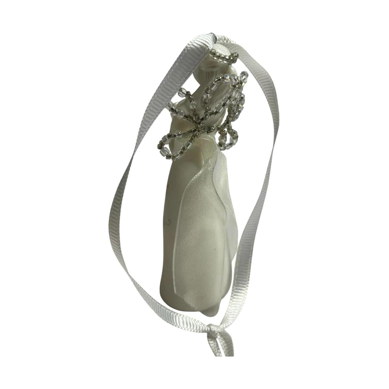 2007 Angle with Heart Hallmark Ornament (Angel) QXG6279 Image4